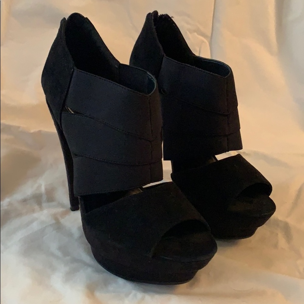 Jessica Simpson Black heals